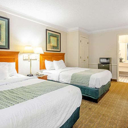 Rodeway Inn Huntsville Bagian luar foto