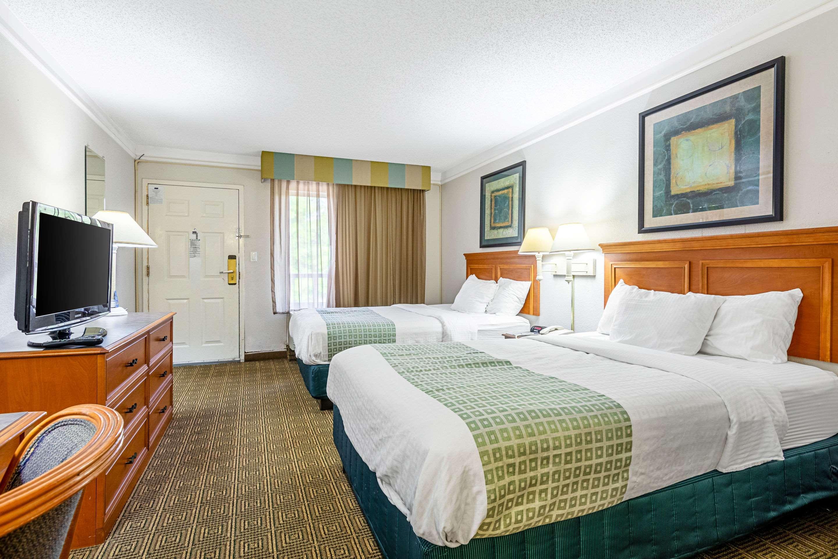 Rodeway Inn Huntsville Bagian luar foto